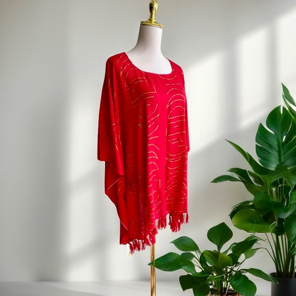 0097/ Bright Red Moon Chase Pattern Poncho - Picture 7 of 10